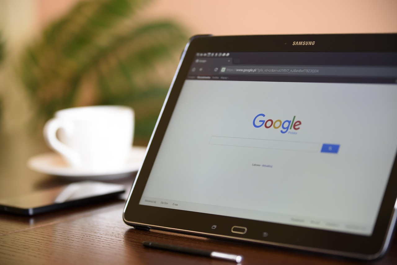 Internet search engine, tablet, samsung — Convenient Cash Solutions: Discovering Payday Loans Without Bank Verification
