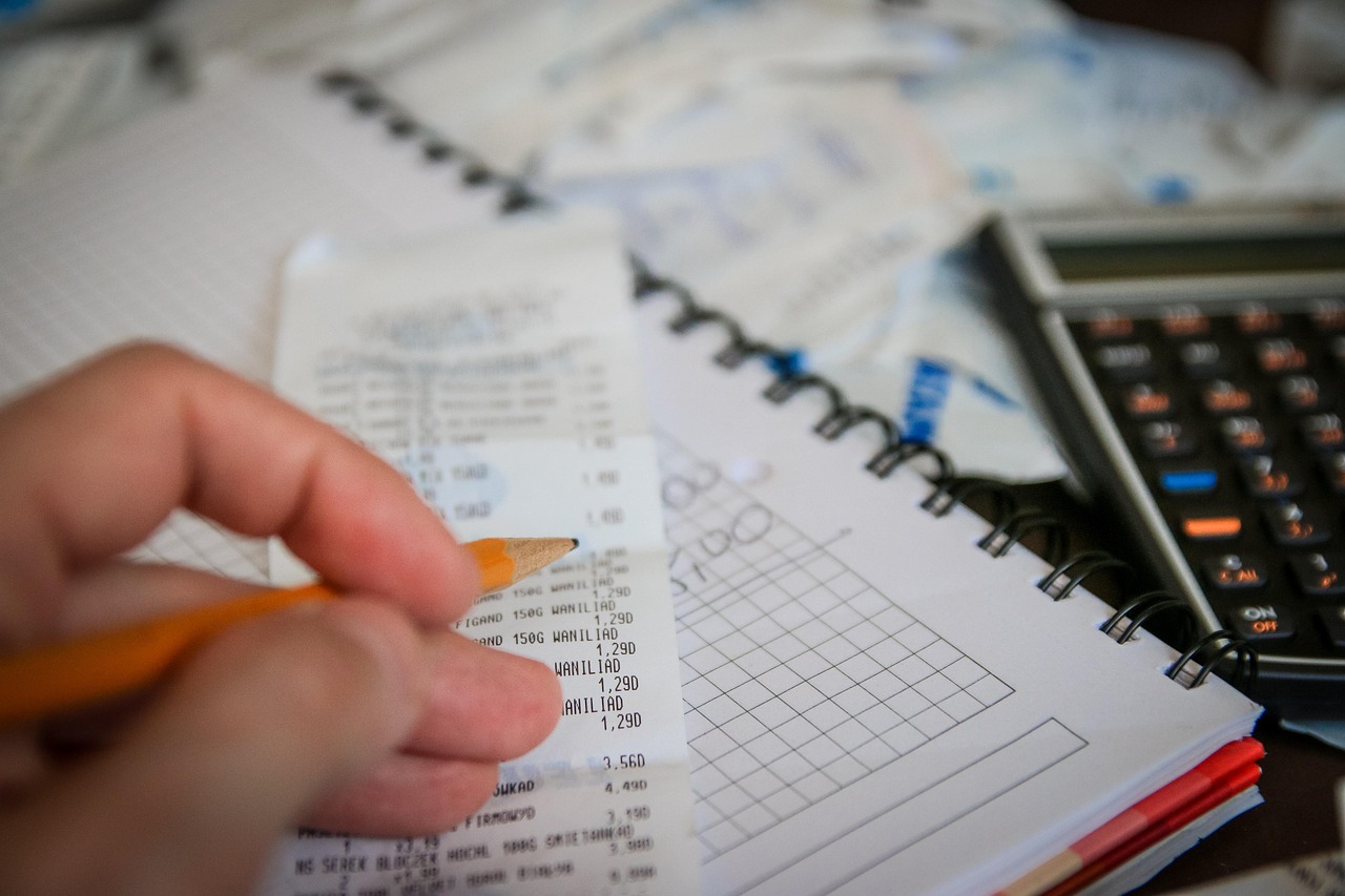 Money, bills, calculator — How to Get Started in a Part-Time Entertainment Job
